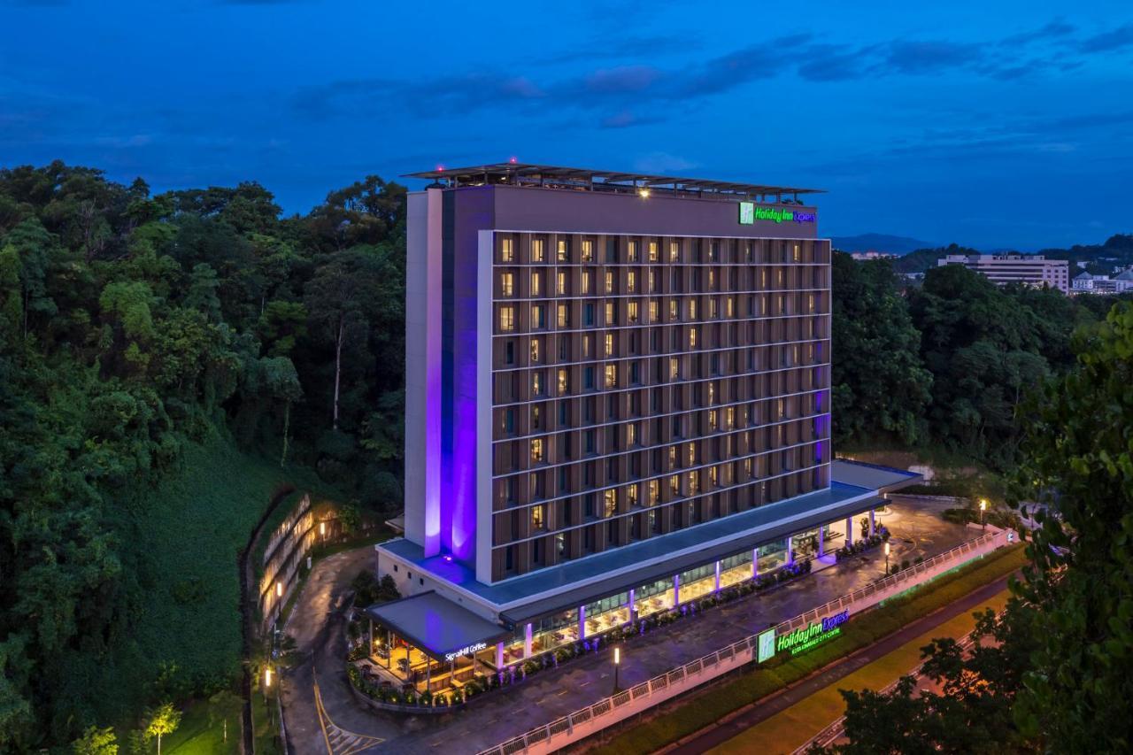 Holiday Inn Express Kota Kinabalu City Centre By Ihg Exterior foto